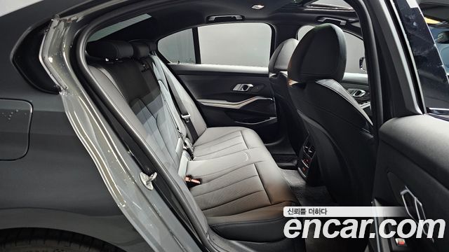 BMW 3-Series 2026 — photo 17