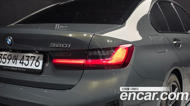 BMW 3-Series 2026 — photo 9