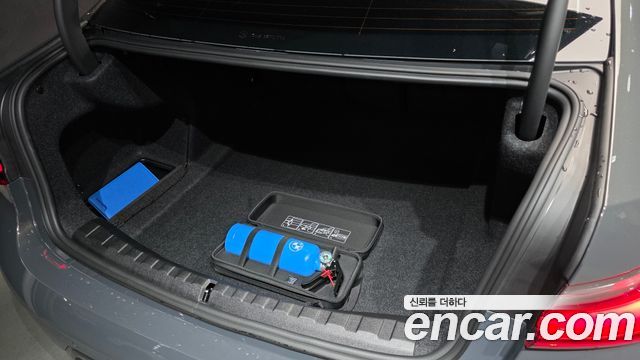BMW 3-Series 2026 — photo 34