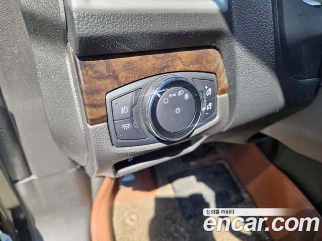 Ford Explorer 2014 — photo 9