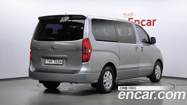 Hyundai Starex 2014 — photo 2