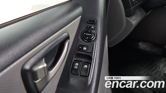 Hyundai Starex 2014 — photo 18
