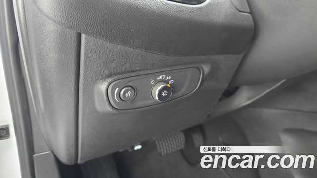 Chevrolet Korea Equinox 2022 — photo 23