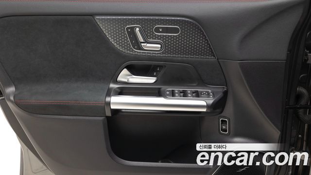 Mercedes-Benz EQA 2025 — photo 11