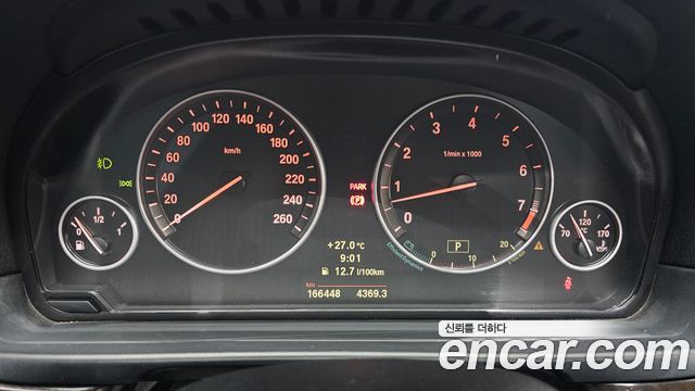 BMW 5-Series 2010 — photo 8
