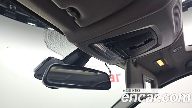 BMW 5-Series 2010 — photo 19