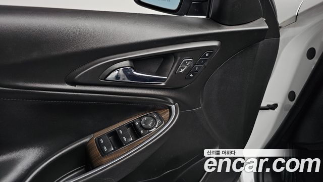 Chevrolet Korea Malibu 2018 — photo 32