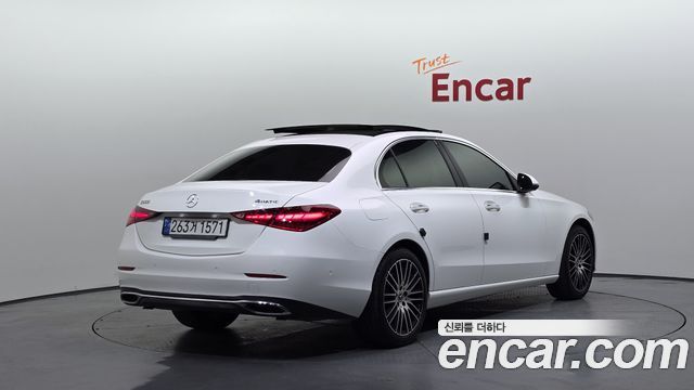 Mercedes-Benz C-Class 2022 — photo 2