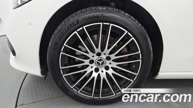 Mercedes-Benz C-Class 2022 — photo 5