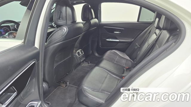 Mercedes-Benz C-Class 2022 — photo 17