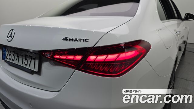 Mercedes-Benz C-Class 2022 — photo 9