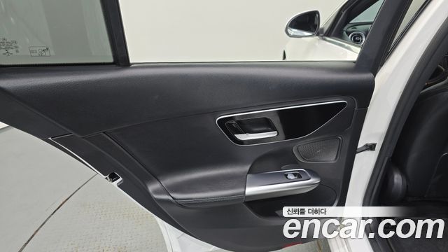 Mercedes-Benz C-Class 2022 — photo 15