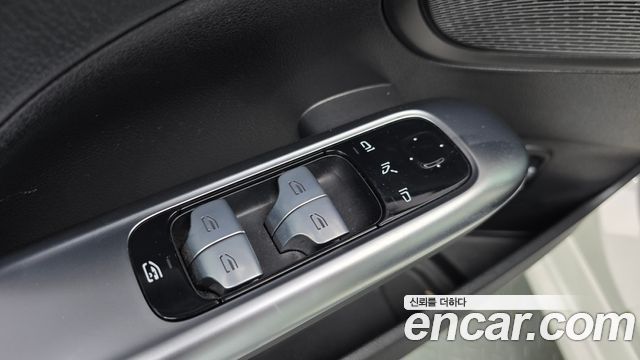 Mercedes-Benz C-Class 2022 — photo 29