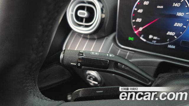Mercedes-Benz C-Class 2022 — photo 30