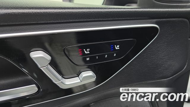Mercedes-Benz C-Class 2022 — photo 31