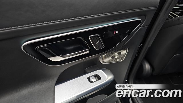 Mercedes-Benz GLC-Class 2024 — photo 25
