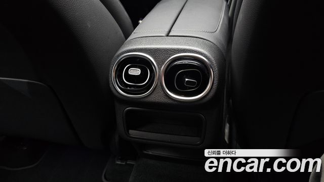 Mercedes-Benz GLC-Class 2024 — photo 36