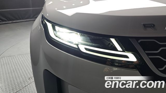 Land Rover Range Rover Evoque 2022 — photo 8