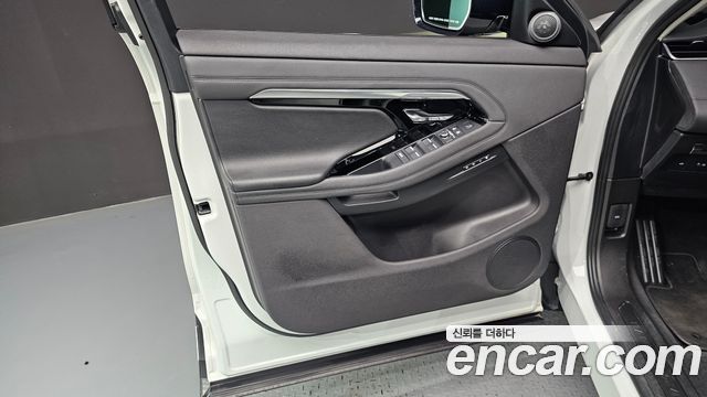 Land Rover Range Rover Evoque 2022 — photo 14