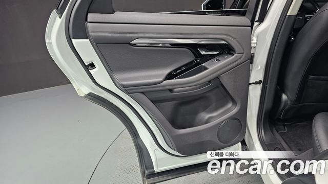 Land Rover Range Rover Evoque 2022 — photo 15