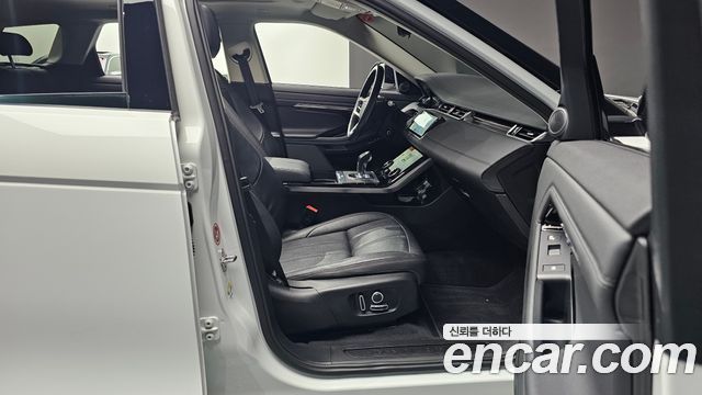 Land Rover Range Rover Evoque 2022 — photo 16