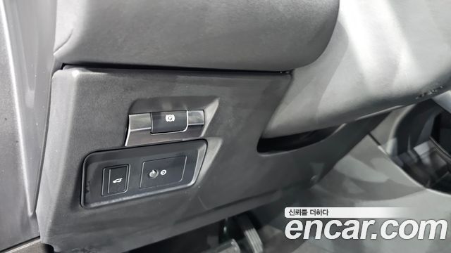 Land Rover Range Rover Evoque 2022 — photo 27