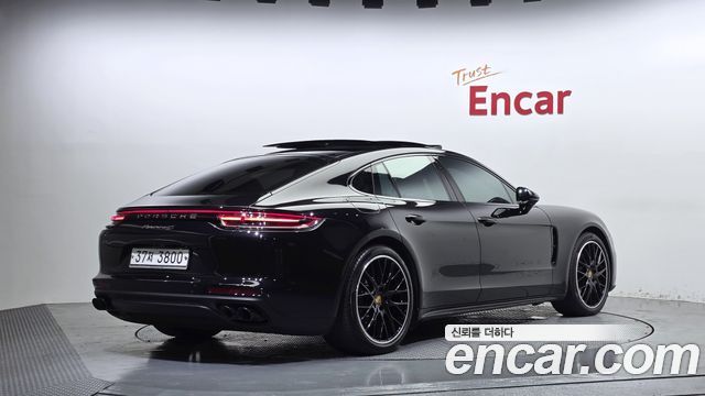 Porsche Panamera 2018 — photo 2
