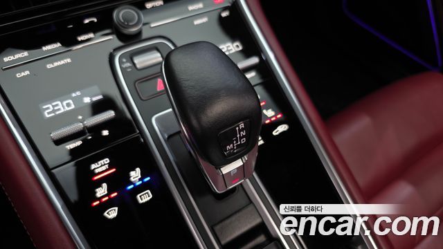 Porsche Panamera 2018 — photo 12