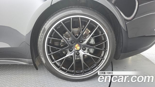Porsche Panamera 2018 — photo 7