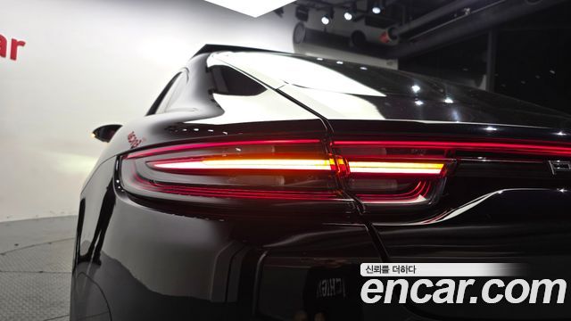 Porsche Panamera 2018 — photo 9
