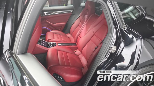 Porsche Panamera 2018 — photo 16