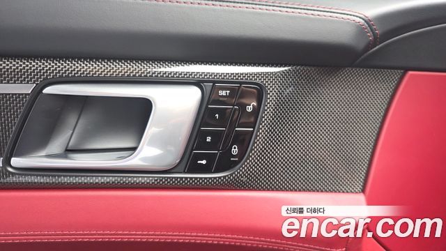 Porsche Panamera 2018 — photo 30