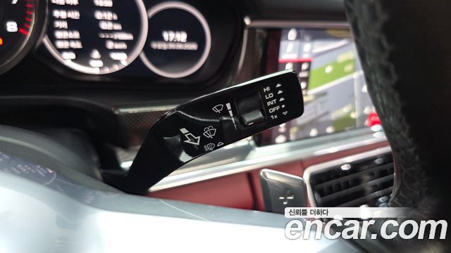 Porsche Panamera 2018 — photo 37