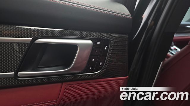 Porsche Panamera 2018 — photo 39