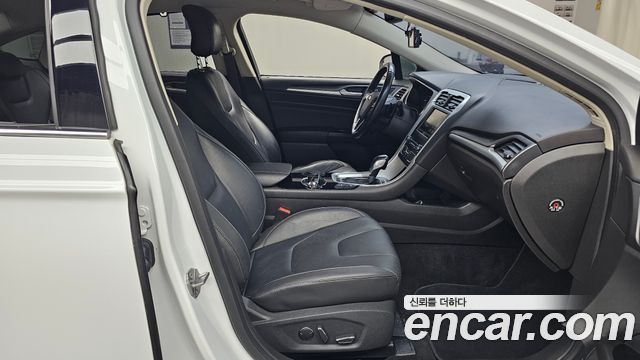 Ford Mondeo 2016 — photo 17