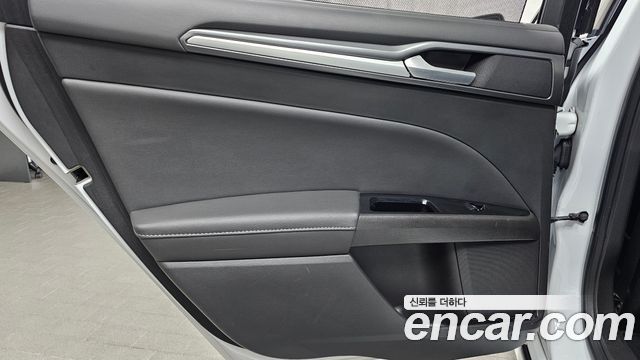 Ford Mondeo 2016 — photo 15
