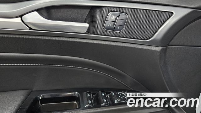 Ford Mondeo 2016 — photo 31