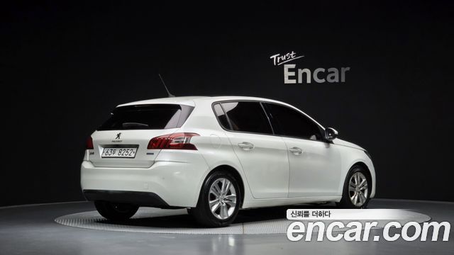Peugeot 308 2015 — photo 2