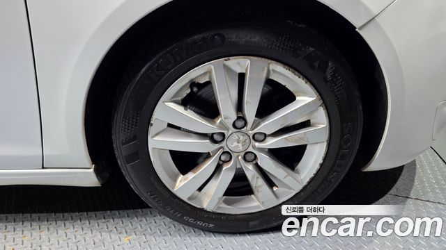 Peugeot 308 2015 — photo 5