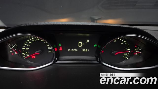 Peugeot 308 2015 — photo 8