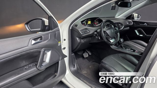 Peugeot 308 2015 — photo 10