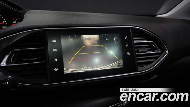 Peugeot 308 2015 — photo 15