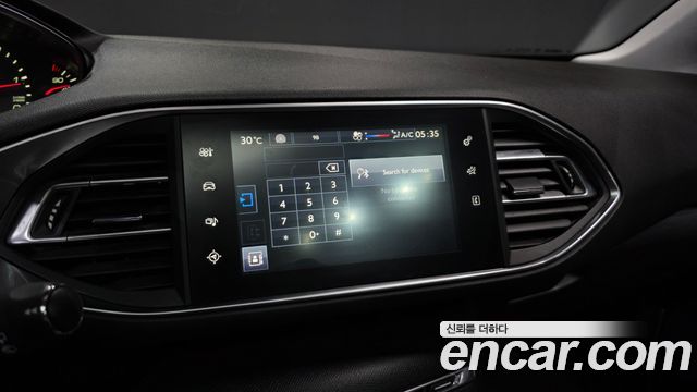 Peugeot 308 2015 — photo 17