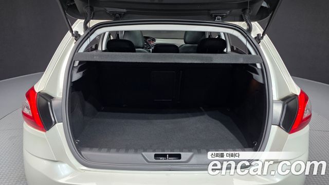 Peugeot 308 2015 — photo 20