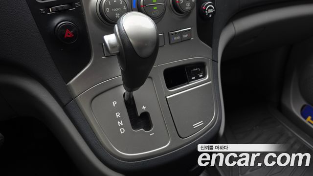 Hyundai Starex 2015 — photo 9