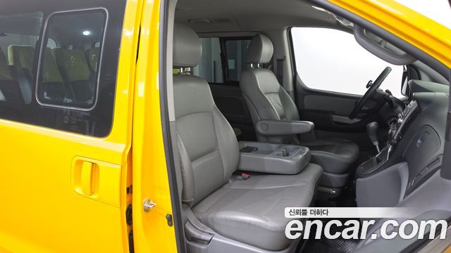 Hyundai Starex 2015 — photo 11