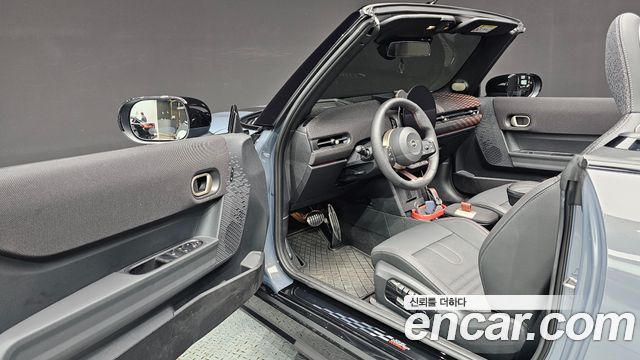 Mini Cooper Convertible 2026 — photo 13