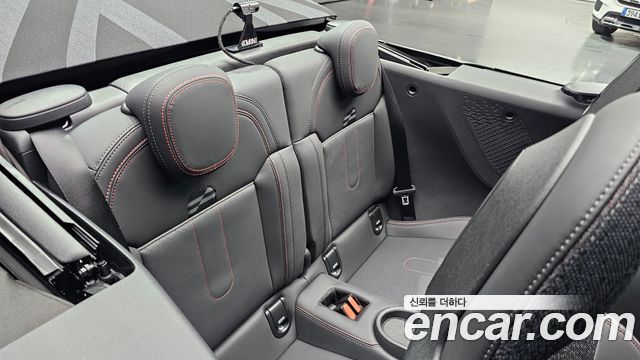 Mini Cooper Convertible 2026 — photo 17