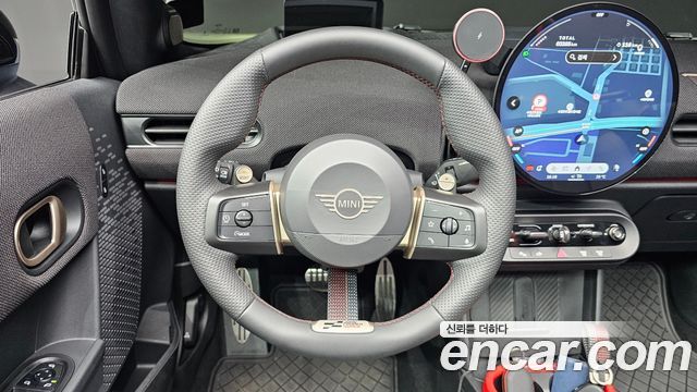 Mini Cooper Convertible 2026 — photo 19