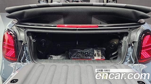 Mini Cooper Convertible 2026 — photo 22